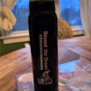 Black Sport Vacuum Cup nwt